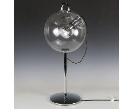 A mid-20th century Italian chromium plated and clear glass 'Miconos' table lamp, designed by Ernesto Gismondi for Artemide, h