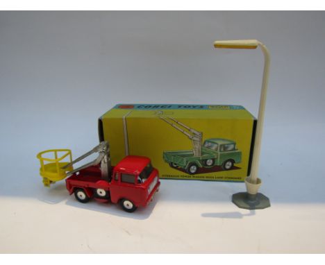 A boxed diecast Corgi Gift Set 14 Hydraulic Tower Wagon with Lamp Standard