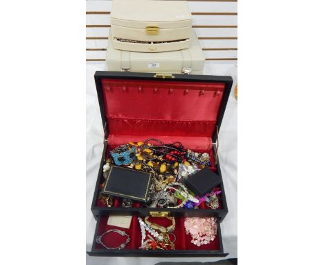 Modern hardstone necklace, the central carved flower suspended on a three row bead necklace, a quantity of simulated pearls, 