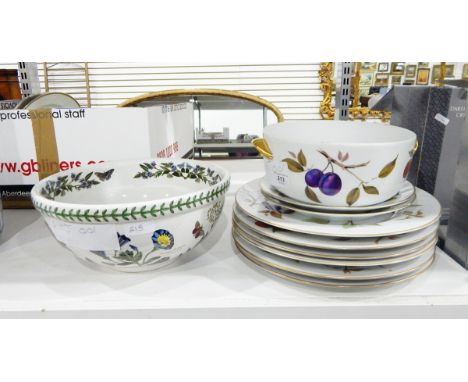 Large Portmeirion 'Botanic Garden' fruit bowl, a Royal Worcester 'Evesham' casserole dish (no lid), six Evesham dinner plates