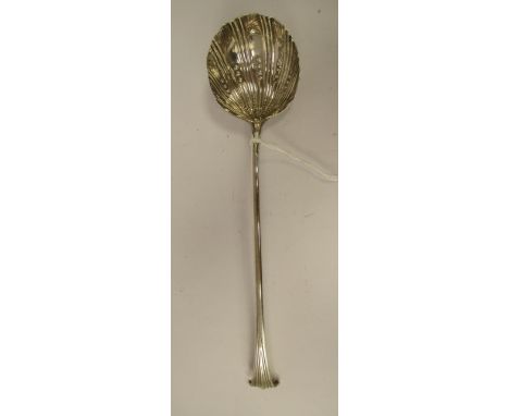 A late 18th/early 19thC silver Onslow pattern punch ladle with a decoratively reed moulded circular bowl&nbsp; marks rubbed&n
