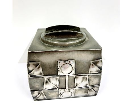 An arts and crafts English pewter tea caddy, 12 x 12 x 10cm.