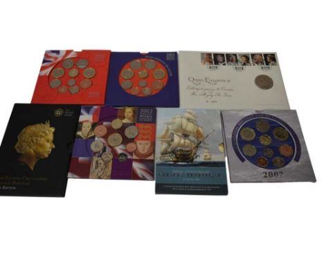 G.B. - Royal Mint brilliant uncirculated mixed flatpack issues to include year sets 2002, 2003, 2004, 2007, 'Emblems of Brita