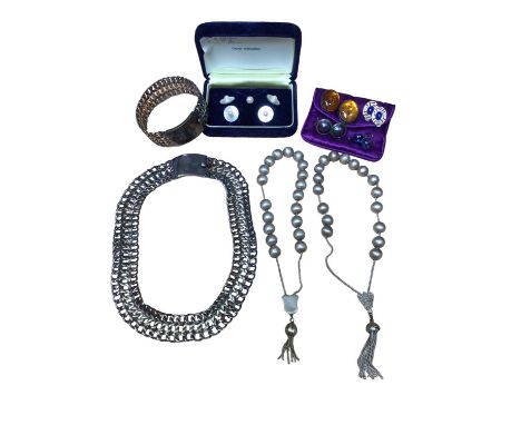 Group of silver and white metal jewellery including a pair of pearl and mother of pearl disc cufflinks, triple row curb link 