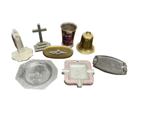 Lot First World War memorial souvenirs and Second World War ashtrays (8)