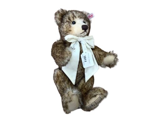 Steiff Musical English Bear no. 660979. This bear plays the German National Anthem instead of Land of Hope and Glory. Unusual