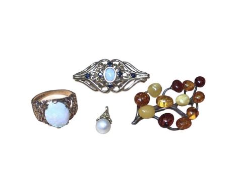 9ct gold opal ring in carved scroll setting, size O½, 9ct gold opal and blue sapphire brooch, 9ct gold mounted cultured pearl