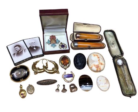 Group of antique and later jewellery and bijouterie including two amber cheroots, one with gold mount, one with silver, cameo