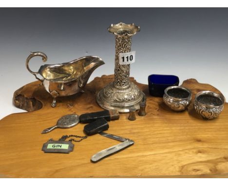 A SILVER SAUCE BOAT BY ROSE AND SON, BIRMINGHAM 1968, A PAIR OF TUB SALTS BY CHARLES COOKE, CHESTER 1894, 184grms., A SILVER 