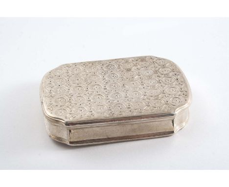 AN EARLY 18TH CENTURY ENGRAVED SNUFF BOX of shaped rectangular form with a diaper work pattern on the base & cover, the inter