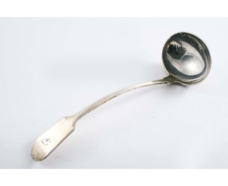 A GEORGE IV / WILLIAM IV SCOTTISH PROVINCIAL FIDDLE TODDY LADLE initialled, by William Whitecross of Aberdeen (W.W, hand & da