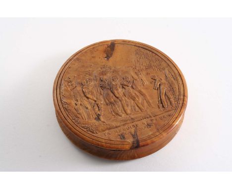 AN EARLY 19TH CENTURY FRENCH CIRCULAR PRESSES BURR WOOD SNUFF BOX commemorating the burial of Napoleon Bonaparte "TA MEMOIRE 