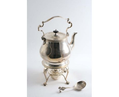 A HOB-SHAPED KETTLE with a swing handle and a detachable cover, initialled, by John & Frank Pairpoint, London 1901 together w