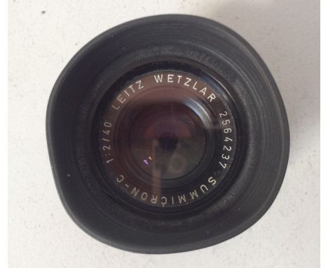 A Leica Summicron-C 1:2/40 bayonet mount lens 40mm F2 'Leitz Wetzlar 2564237' 