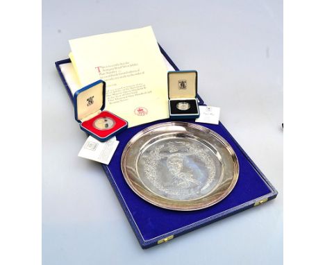 R and D, a cased limited edition silver plate commemorating the 1977 Jubilee, a silver proof one pound coin and a silver proo