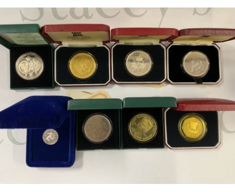 a collection of Isle of Mann silver proof cased coins. (B)