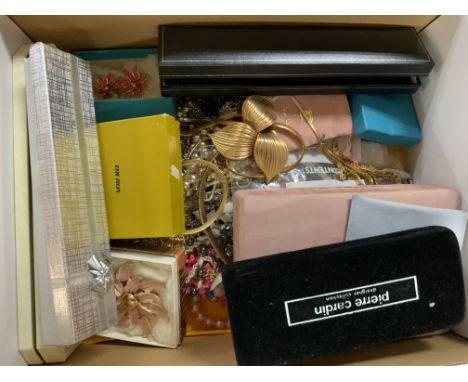 a box of mixed costume jewellery to include Dior, Monet etc. (D)