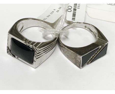 TWO GENTS SILVER ONYX &amp; DIAMOND RING - SIZE R