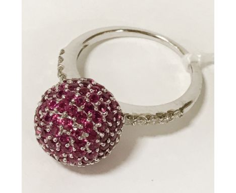 18CT WHITE GOLD RUBY &amp; DIAMOND RING - SIZE M