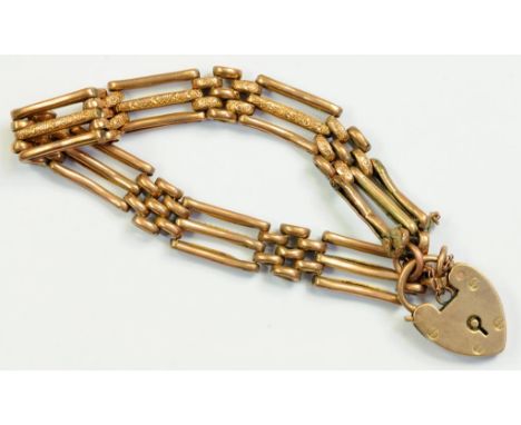 A GOLD GATE BRACELET AND PADLOCK, 13G