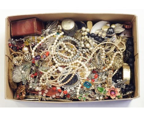 MISCELLANEOUS VINTAGE COSTUME JEWELLERY