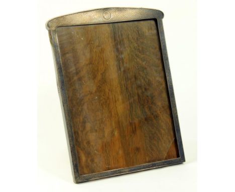 A GEORGE V SILVER PHOTOGRAPH FRAME, ENGINE TURNED, OAK BACK, LONDON 1926