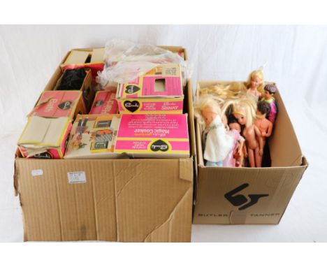 Large collection of original Pedigree Sindy dolls and boxed accessories to include Country Garden, Swimming Pool, Caravan, Wa