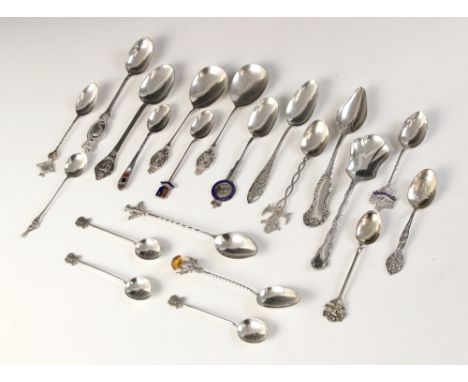 A selection of silver commemorative and novelty teaspoons and coffee spoons, including a pair the silver jubilee of George V,