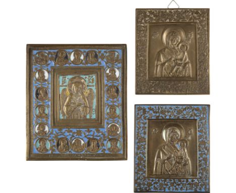 DREI BRONZE-IKONEN: GOTTESMUTTER VON TICHWIN 'TICHWINSKAJA' UND CHRISTUS, DAS GÜTIGE SCHWEIGEN    Russland, 19. Jh.   Bronze,