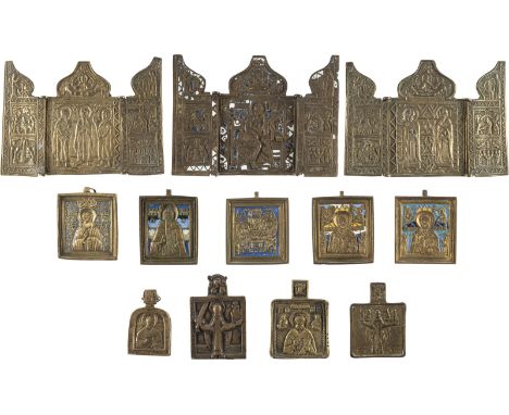 SAMMLING VON ZWÖLF BRONZE-IKONEN MIT AUSGEWÄHLTEN HEILIGEN    Russland, 17.-19. Jh.   Bronze, reliefiert gegossen, teils (meh