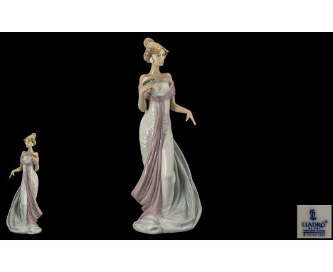 Lladro - Superb Hand Painted Figurine ' Summer Infatuation ' Model No 6366. Issued 1998 - 2005, Designed Regino Torrijos. Hei