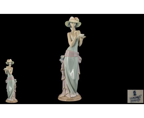 Lladro Superb Hand Painted Porcelain Figure ' Tea Time ' Model No 5470. Issued 1988 - 1997. Designer Juan Huerta. Height 14.2