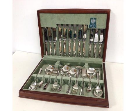 An Arthur Price cutlery canteen, with six dinner forks and dinner knives, salad forks and knives, table spoons, soup spoons, 