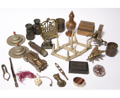 Collection of items to include treen pepperette, carved boxes, banded agate and gilt metal snuff box, millefiori cane paperwe