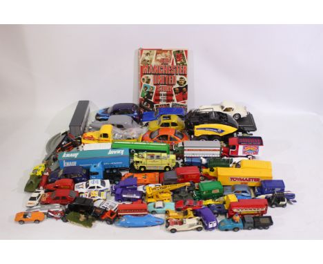 Britains - Bburago - Oxford Diecast - Del Prado - Other - An unboxed group of playworn diecast in various scales, with a book