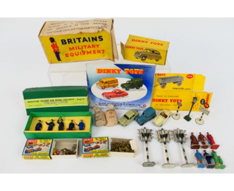 Dinky - Britains - Matchbox - Other - A small collection od Boxed Dinky Toys accessories, loose diecast / railway accessories