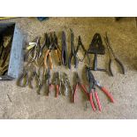 Qty of grips and plyers. Stored near Gorleston, Norfolk. No VAT on this item.