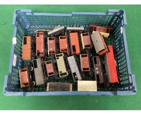 Approximately Sixteen 00 gauge Brake Vans by Hornby, Triang and others, including a Bachmann Queen Mary bogie brake, together