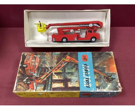 Corgi Toys No 1127 Simon Snorkel Fire Engine, overall good plus, very good, appears complete and working, some chipping to ra