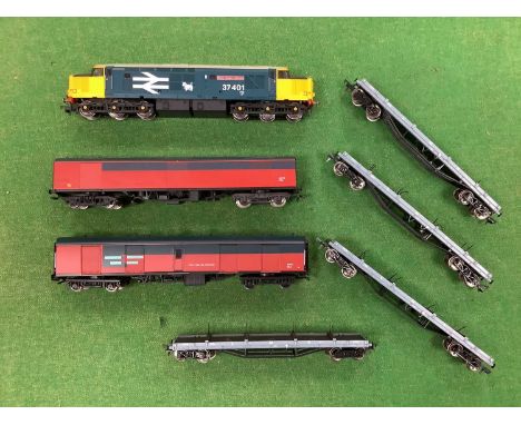 A OO Gauge VT Trains Class 37 Mary Queen of Scots, plus Four Bachmann Bogie Bolsters and other rolling stock, small parts mis