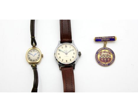 Smiths Empire gentleman's wristwatch the enamelled dial with applied Arabic numerals and minute hand, centre seconds , fitted