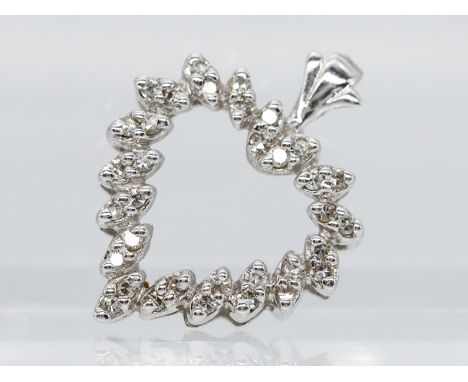 Herzanhänger mit kleinen 34 Achtkant-Diamanten, zusammen ca. 0,25 ct, 21. Jh.585/- Weißgold. Gesamtgewicht ca. 1,9 g. Herzfor