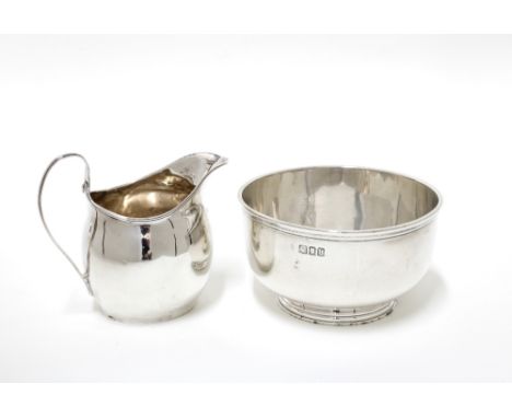 Georgian silver cream jug, London 1805 together with a late silver sugar bowl, London 1917 (2)