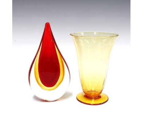 Murano Sommerso red and yellow teardrop art glass vase, 22cm, together with a Whitefriars yellow glass vase (2)