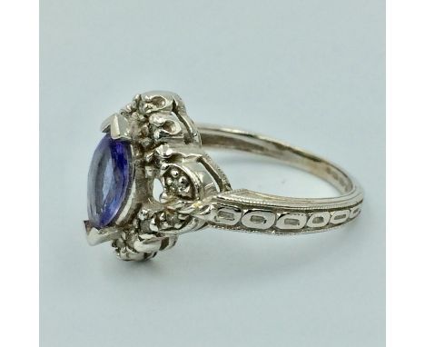 14ct Gold &amp; Tanzanite ring size P 4.7g 