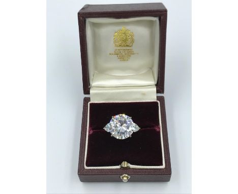 Cubic Zirconia ring 10cts in worked yellow metal 