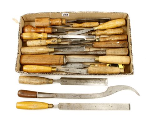 A lock mortice chisel and 15 other chisels and gouges G+ 