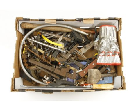 A box of tools G (Plus VAT)