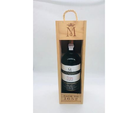 A cased bottle of Maynard's Vintage 1989 Porto 