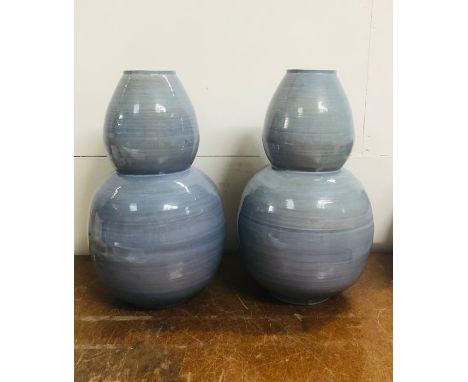 A pair of blue light weight decorative only vases AF 